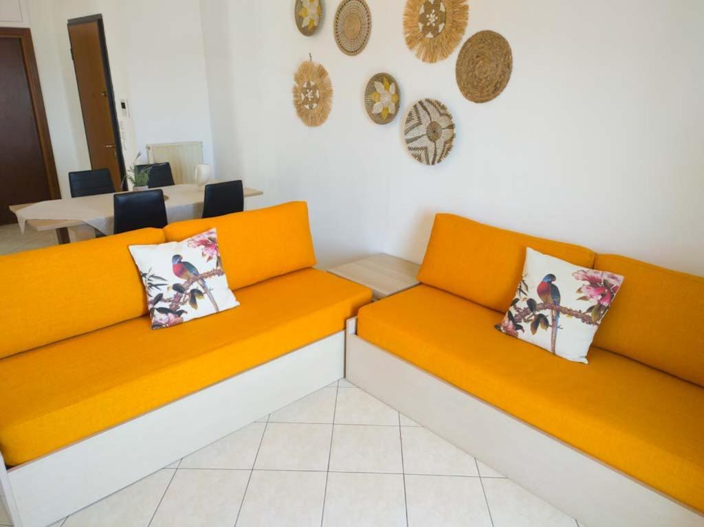 Seagull Apartments Néa Péramos Buitenkant foto
